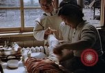 Image les blessures aux jambes de bombe atomique Hiroshima au Japon, 1945, de la seconde 13 séquences d'archives historiques vidéo 65675042173