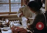 Image les blessures aux jambes de bombe atomique Hiroshima au Japon, 1945, de la seconde 16 séquences d'archives historiques vidéo 65675042173