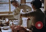 Image les blessures aux jambes de bombe atomique Hiroshima au Japon, 1945, de la seconde 25 séquences d'archives historiques vidéo 65675042173