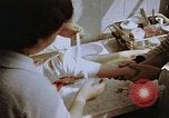 Image les blessures aux jambes de bombe atomique Hiroshima au Japon, 1945, de la seconde 37 séquences d'archives historiques vidéo 65675042173