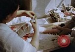 Image les blessures aux jambes de bombe atomique Hiroshima au Japon, 1945, de la seconde 38 séquences d'archives historiques vidéo 65675042173