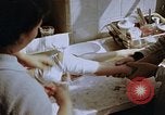 Image les blessures aux jambes de bombe atomique Hiroshima au Japon, 1945, de la seconde 43 séquences d'archives historiques vidéo 65675042173