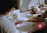 Image les blessures aux jambes de bombe atomique Hiroshima au Japon, 1945, de la seconde 44 séquences d'archives historiques vidéo 65675042173