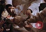 Standbild Opfer einer atomaren Explosion Hiroshima Japan, 1946, aus Sekunde 27 historischem Filmmaterial Videoclip 65675042174