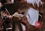Standbild Opfer einer atomaren Explosion Hiroshima Japan, 1946, aus Sekunde 37 historischem Filmmaterial Videoclip 65675042174