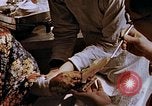 Standbild Opfer einer atomaren Explosion Hiroshima Japan, 1946, aus Sekunde 52 historischem Filmmaterial Videoclip 65675042174