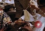 Standbild Opfer einer atomaren Explosion Hiroshima Japan, 1946, aus Sekunde 53 historischem Filmmaterial Videoclip 65675042174