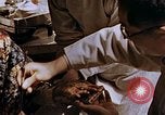 Standbild Opfer einer atomaren Explosion Hiroshima Japan, 1946, aus Sekunde 54 historischem Filmmaterial Videoclip 65675042174