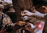 Standbild Opfer einer atomaren Explosion Hiroshima Japan, 1946, aus Sekunde 56 historischem Filmmaterial Videoclip 65675042174