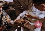 Standbild Opfer einer atomaren Explosion Hiroshima Japan, 1946, aus Sekunde 62 historischem Filmmaterial Videoclip 65675042174