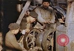 Standbild Carpenter Nagasaki Japan, 1946, aus Sekunde 3 historischem Filmmaterial Videoclip 65675042189