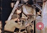 Standbild Carpenter Nagasaki Japan, 1946, aus Sekunde 10 historischem Filmmaterial Videoclip 65675042189