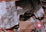 Standbild japanische Arbeiter Nagasaki Japan, 1946, aus Sekunde 10 historischem Filmmaterial Videoclip 65675042192
