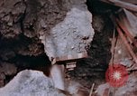 Standbild japanische Arbeiter Nagasaki Japan, 1946, aus Sekunde 12 historischem Filmmaterial Videoclip 65675042192