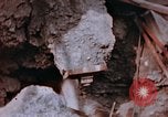 Standbild japanische Arbeiter Nagasaki Japan, 1946, aus Sekunde 13 historischem Filmmaterial Videoclip 65675042192