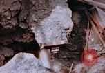 Standbild japanische Arbeiter Nagasaki Japan, 1946, aus Sekunde 16 historischem Filmmaterial Videoclip 65675042192