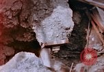 Standbild japanische Arbeiter Nagasaki Japan, 1946, aus Sekunde 18 historischem Filmmaterial Videoclip 65675042192