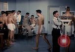 Standbild ärztliche Untersuchung United States USA, 1943, aus Sekunde 57 historischem Filmmaterial Videoclip 65675042212