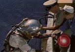 Standbild Deep Sea divers United States USA, 1943, aus Sekunde 27 historischem Filmmaterial Videoclip 65675042214
