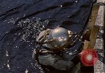Standbild Deep Sea divers United States USA, 1943, aus Sekunde 32 historischem Filmmaterial Videoclip 65675042214