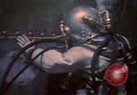 Standbild Deep Sea divers United States USA, 1943, aus Sekunde 44 historischem Filmmaterial Videoclip 65675042214