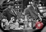 Standbild Verbot der Durchsetzung und 1920s American lifestyle United States USA, 1929, aus Sekunde 48 historischem Filmmaterial Videoclip 65675042216