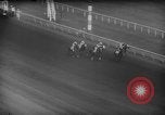 Standbild American Derby Pferderennen Arlington Heights Illinois USA, 1962, aus Sekunde 20 historischem Filmmaterial Videoclip 65675042222