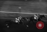 Standbild American Derby Pferderennen Arlington Heights Illinois USA, 1962, aus Sekunde 30 historischem Filmmaterial Videoclip 65675042222