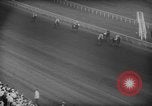 Standbild American Derby Pferderennen Arlington Heights Illinois USA, 1962, aus Sekunde 55 historischem Filmmaterial Videoclip 65675042222