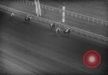 Standbild American Derby Pferderennen Arlington Heights Illinois USA, 1962, aus Sekunde 57 historischem Filmmaterial Videoclip 65675042222
