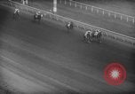Standbild American Derby Pferderennen Arlington Heights Illinois USA, 1962, aus Sekunde 58 historischem Filmmaterial Videoclip 65675042222