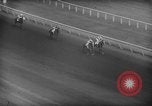 Standbild American Derby Pferderennen Arlington Heights Illinois USA, 1962, aus Sekunde 59 historischem Filmmaterial Videoclip 65675042222