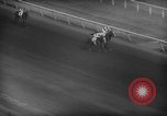 Standbild American Derby Pferderennen Arlington Heights Illinois USA, 1962, aus Sekunde 61 historischem Filmmaterial Videoclip 65675042222