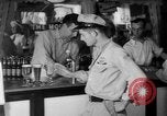 Standbild Schepps Bier angeboten zum Sonderpreis von 60 Cent pro Stunde Dallas Texas United States USA, 1935, aus Sekunde 9 historischem Filmmaterial Videoclip 65675042250