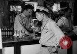 Standbild Schepps Bier angeboten zum Sonderpreis von 60 Cent pro Stunde Dallas Texas United States USA, 1935, aus Sekunde 16 historischem Filmmaterial Videoclip 65675042250