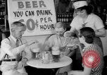 Standbild Schepps Bier angeboten zum Sonderpreis von 60 Cent pro Stunde Dallas Texas United States USA, 1935, aus Sekunde 22 historischem Filmmaterial Videoclip 65675042250