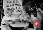 Standbild Schepps Bier angeboten zum Sonderpreis von 60 Cent pro Stunde Dallas Texas United States USA, 1935, aus Sekunde 25 historischem Filmmaterial Videoclip 65675042250
