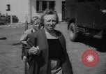 Standbild belgische Flüchtlinge Kongo, 1960, aus Sekunde 19 historischem Filmmaterial Videoclip 65675042251