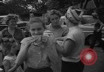 Standbild belgische Flüchtlinge Kongo, 1960, aus Sekunde 26 historischem Filmmaterial Videoclip 65675042251