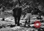 Standbild belgische Flüchtlinge Kongo, 1960, aus Sekunde 32 historischem Filmmaterial Videoclip 65675042251
