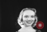 Standbild Sorten der Hüte United States USA, 1958, aus Sekunde 22 historischem Filmmaterial Videoclip 65675042273