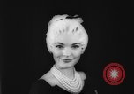 Standbild Sorten der Hüte United States USA, 1958, aus Sekunde 53 historischem Filmmaterial Videoclip 65675042273