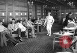 Image défilé Suisse, 1959, de la seconde 13 séquences d'archives historiques vidéo 65675042280