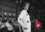 Image défilé Suisse, 1959, de la seconde 16 séquences d'archives historiques vidéo 65675042280