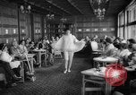 Image défilé Suisse, 1959, de la seconde 20 séquences d'archives historiques vidéo 65675042280