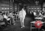 Image défilé Suisse, 1959, de la seconde 22 séquences d'archives historiques vidéo 65675042280