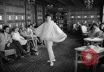 Image défilé Suisse, 1959, de la seconde 27 séquences d'archives historiques vidéo 65675042280