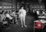 Image défilé Suisse, 1959, de la seconde 28 séquences d'archives historiques vidéo 65675042280