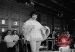 Image défilé Suisse, 1959, de la seconde 30 séquences d'archives historiques vidéo 65675042280