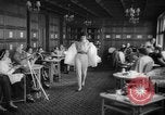 Image défilé Suisse, 1959, de la seconde 49 séquences d'archives historiques vidéo 65675042280